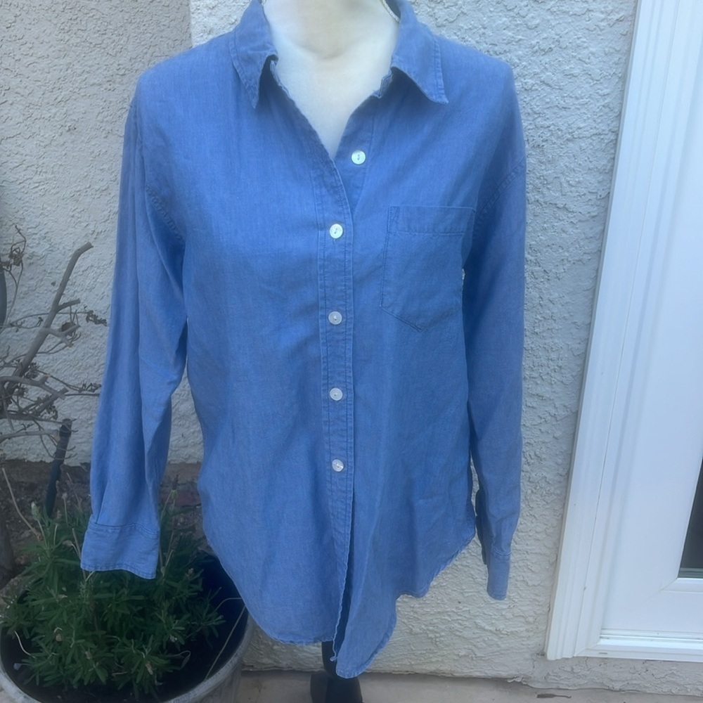 Karen Kane Lifestyle Chambray Denim Long Sleeve Button up Shirt Women's Size S